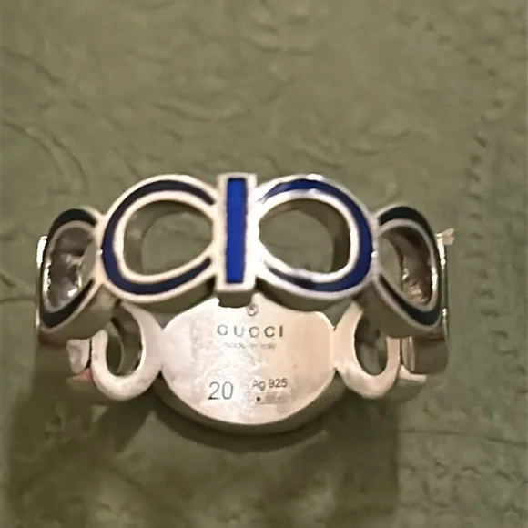 Gucci Unisex Sterling Silver Interlocking GG Logo Ring